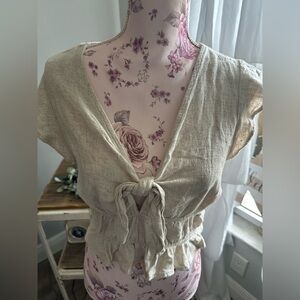 Gilli Linen-Blend Floral Tie-Front Top in Beige and Pink